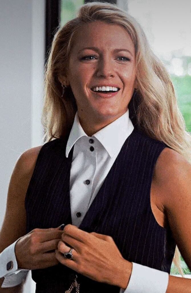 Blake Lively dans une tenue business chic et sophistiquée dans A Simple Favor